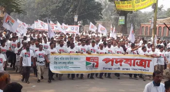 "জাগো বাহে তিস্তা বাঁচাই" স্লোগানে স্লোগানে তিস্তা পাড়ে পদযাত্রা