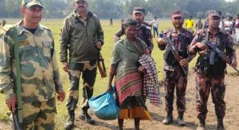 পঞ্চগড় সীমান্তে অনুপ্রবেশের দায়ে ভারতীয় নারী আটক, পতাকা বৈঠকে ফেরত দিল বিজিবি