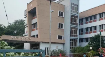 ভালোবাসা দিবসে ধর্ষণের শিকার ছাত্রী, লজ্জায় মায়ের বিষপান