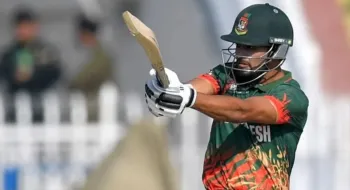 উইকেট হারানোর মিছিলের মাঝে শান্তর ফিফটি