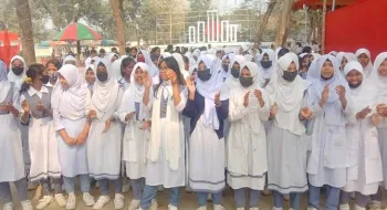 সন্ত্রাসী কর্মকান্ড বন্ধের দাবিতে নীলফামারীতে শিক্ষার্থীদের বিক্ষোভ মিছিল ও সমাবেশ