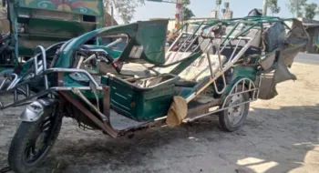 দিনাজপুরে সড়ক দূর্ঘটনায় এক শিক্ষার্থীসহ দু'জন নিহত 