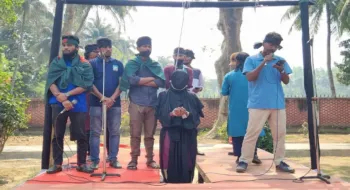 ধর্ষকের ফাঁসি চেয়ে রাজশাহী বিশ্ববিদ্যালয়ে প্রতীকী ফাঁসি