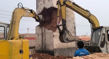 লালমনিরহাটে বিএনপি নেতার অবৈধ ইটভাটা গুড়িয়ে দিল প্রশাসন