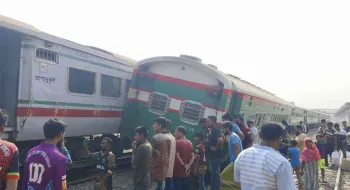 রাজশাহীতে ২ ট্রেনের মুখোমুখি সংঘর্ষ