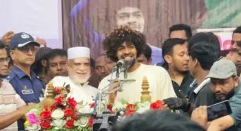 সংবর্ধনা অনুষ্ঠানে হামজা, ‘আপনারা আইছইন দেখবার লাগি, ভালা লাগছে’