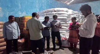 নীলফামারীতে পলিথিন মজুদ করায় ব্যবসায়ীর দশ হাজার টাকা জরিমানা