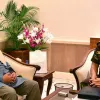 বুকে পাথর চাপা দিয়ে ড. ইউনূসকে মেনে নিয়েছিলেন সেনাপ্রধান’