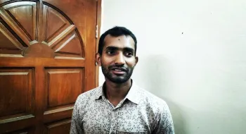 ট্রেনের ১৩০ টি অবৈধ টিকিটসহ নৌ-বাহিনীর  সদস্য আটক