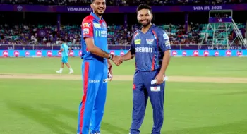 দিল্লির বিপক্ষে টস হেরে ব্যাটিংয়ে লখনৌ