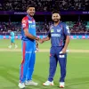 দিল্লির বিপক্ষে টস হেরে ব্যাটিংয়ে লখনৌ