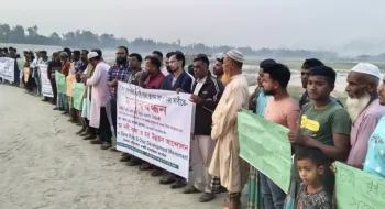 কুড়িগ্রামের উলিপুরে নৌ বন্দর ও নৌ থানা স্থাপন সহ ৫ দফাসহ ১৫ দাবীতে নদী রক্ষা ও চর উন্নয়ন আন্দোলনের আয়োজনে মানববন্ধন