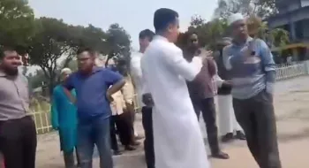 তোপের মুখে সারজিস (ভিডিও সহ)