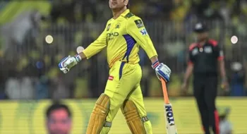 আইপিএলে রেকর্ড গড়লেন ধোনি