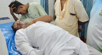 তথ্য উপদেষ্টা মাহফুজের বাবার ওপর হামলা