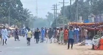 ঈদের নামাজ শেষে ‘জয় বাংলা’ স্লোগান ঘিরে উত্তেজনা, গ্রেপ্তার ৫