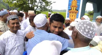 নিজ এলাকায় ঈদের নামাজ আদায় করলেন হাসনাত আবদুল্লাহ