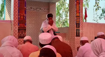 কুড়িগ্রামের কৃষ্ণপুর ও কুমোদপুর চরাঞ্চলে সবচেয়ে বড় ঈদের জামাত অনুষ্ঠিত