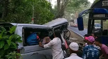 চট্টগ্রামে বাস-মাইক্রোবাস সংঘর্ষ: নিহত বেড়ে ১০