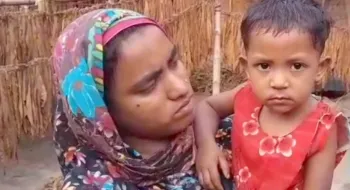 দুধের শিশুকে বিক্রি করলেন বাবা, বিচার চেয়ে মানুষের দ্বারে দ্বারে নিরুপায় মা