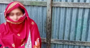 বিয়ের দাবিতে প্রেমিকের বাড়িতে অনশনে প্রবাসী নারী