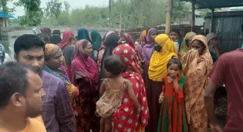 পাটগ্রামে ভ্যান চালকের ঝুলন্ত মরদেহ উদ্ধার