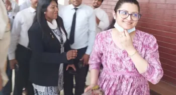ব্যক্তিগত স্পর্শকাতর তথ্য প্রচার করায় আমি মানসিকভাবে ক্ষতিগ্রস্ত হচ্ছি: আদালতকে পরীমণি