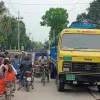 দুই আন্তঃনগর ট্রেন বুড়িমারী থেকে যাত্রার দাবিতে দ্বিতীয় দিনের মত মহাসড়ক অবরোধ
