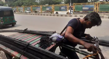 ‘বসে থাকলে খাওয়াবে কে, কাজই তো আমাদের দিবস’