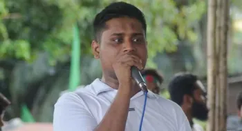 প্রবাসীদের পক্ষে দাঁড়ালেন হাসনাত