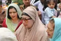 হেঁটে ফিরোজায় ঢোকেন খালেদা জিয়া, আবেগপ্রবণ নেতাকর্মীরা