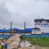 বন্ধ রৌমারী-‌চিলমারী রু‌টে ফে‌রি চলাচল, ভোগা‌ন্তি‌তে ঘরমুখো মানুষ