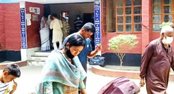 বাড়ছে করোনা সংক্রমণ, হিলি ইমিগ্রেশনে বাড়তি সতর্কতা