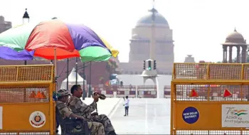 দিল্লিতে হঠাৎ রেড অ্যালার্ট জারি
