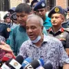 পুলিশের কাছে রাইফেল থাকলেও থাকবে না মারণাস্ত্র: স্বরাষ্ট্র উপদেষ্টা