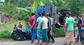 ফুলবাড়ীতে পিকআপ-মোটরসাইকেল সংঘর্ষে নিহত ২ জন