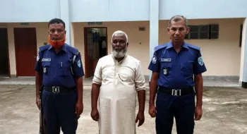 রংপুরে টাকার বিনিময়ে টিসিবি কার্ড বিতরণ, ইউপি চেয়ারম্যান আটক