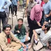৫ ঘণ্টায়ও সড়ক ছাড়েননি ইউআইইউ শিক্ষার্থীরা, রোববার ‌‘ঢাকা ব্লকেড’