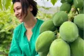 পেঁপের বাগানে জয়া, লিখলেন সুখের কথা