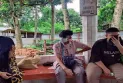 তরুণীর প্রেমের টানে ঘর ছাড়লেন চার সন্তানের জননী, অতঃপর..