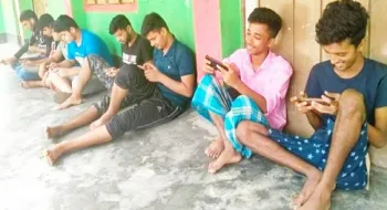 সকাল মানেই পাবজি”—গ্রামের ঘুম কেড়ে নিচ্ছে মোবাইল গেম