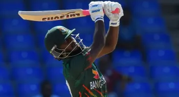 জাকেরের পঞ্চাশে ভর করে লড়াইয়ের পুঁজি টাইগারদের