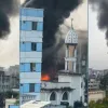শেওড়াপাড়ায় মেট্রো স্টেশনের পাশের ভবনে আগুন