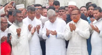 বিমান দুর্ঘটনায় নিহত শিক্ষার্থীদের কবর জিয়ারত করলেন মির্জা ফখরুল