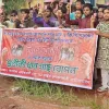 রসিককে লাল কার্ড, সড়কে ধানের চারা রোপণ করে প্রতিবাদ