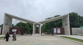 বেরোবিতে ফেলানী হলে হল প্রশাসনের অবহেলার অভিযোগ 