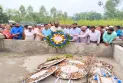 শিক্ষিকা মাহেরীন চৌধুরীর সমাধিতে শ্রদ্ধা নিবেদন করেছেন কৃষকদলের সহসভাপতি ভিপি ইব্রাহিম