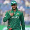 সাকিবের উপহারে মুগ্ধ সিরাজ
