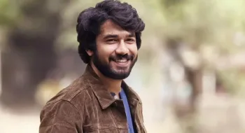 ‘আমার ছবিটা বড় করে প্রিন্ট করো এবং সবচেয়ে পচা জুতাটা নিক্ষেপ করো’
