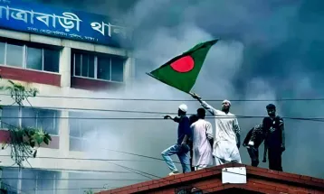 হাসিনার পলায়ন উদযাপনের জনস্রোতে কেন এত গুলি, কেন এতো আক্রোশ